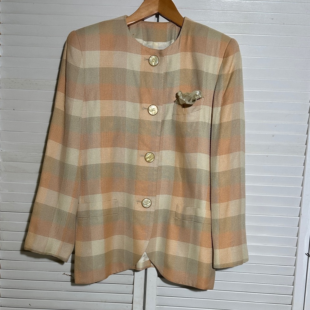 Women’s vintage plaid jacket